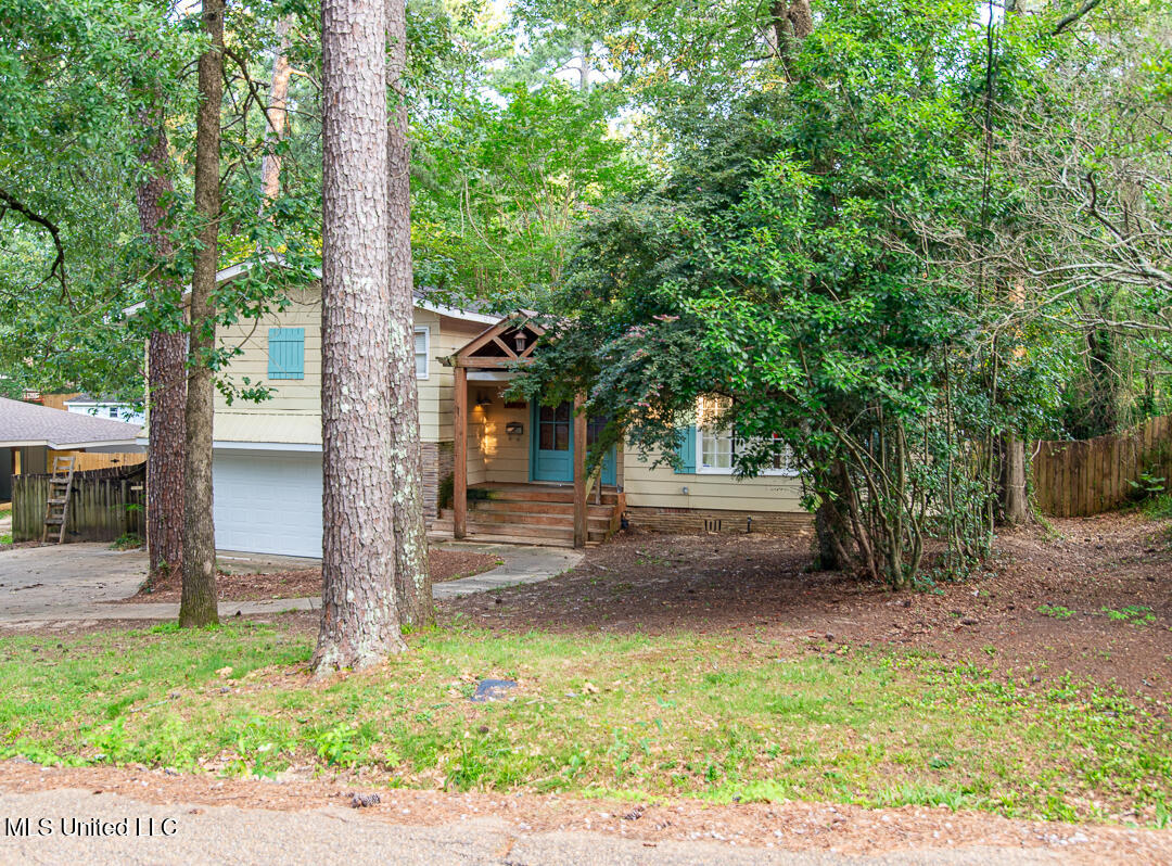 1777 Brecon Drive, Jackson, Mississippi image 3