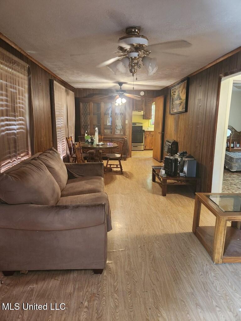 1015 Hubert Lane, Hazlehurst, Mississippi image 5