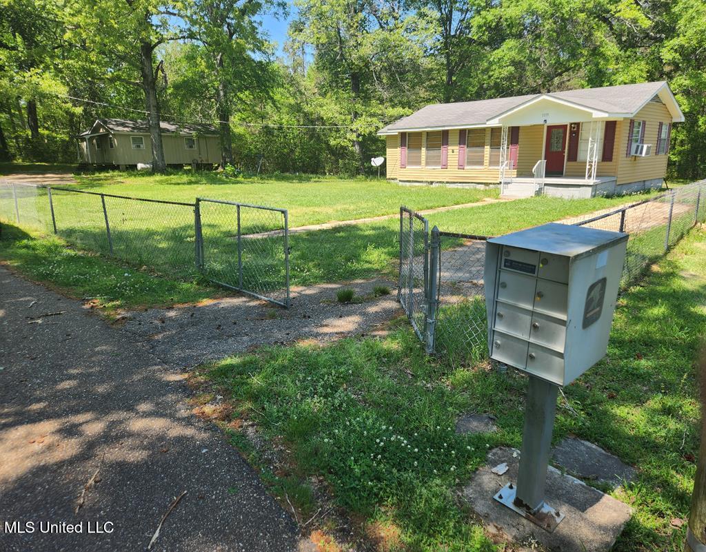 1015 Hubert Lane, Hazlehurst, Mississippi image 2