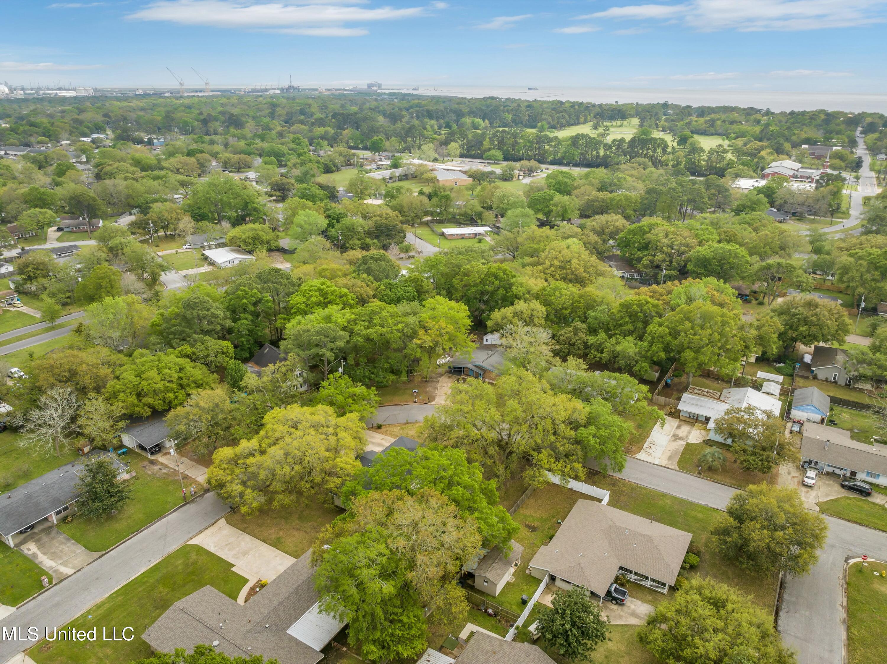 2303 Dogwood Street, Pascagoula, Mississippi image 25