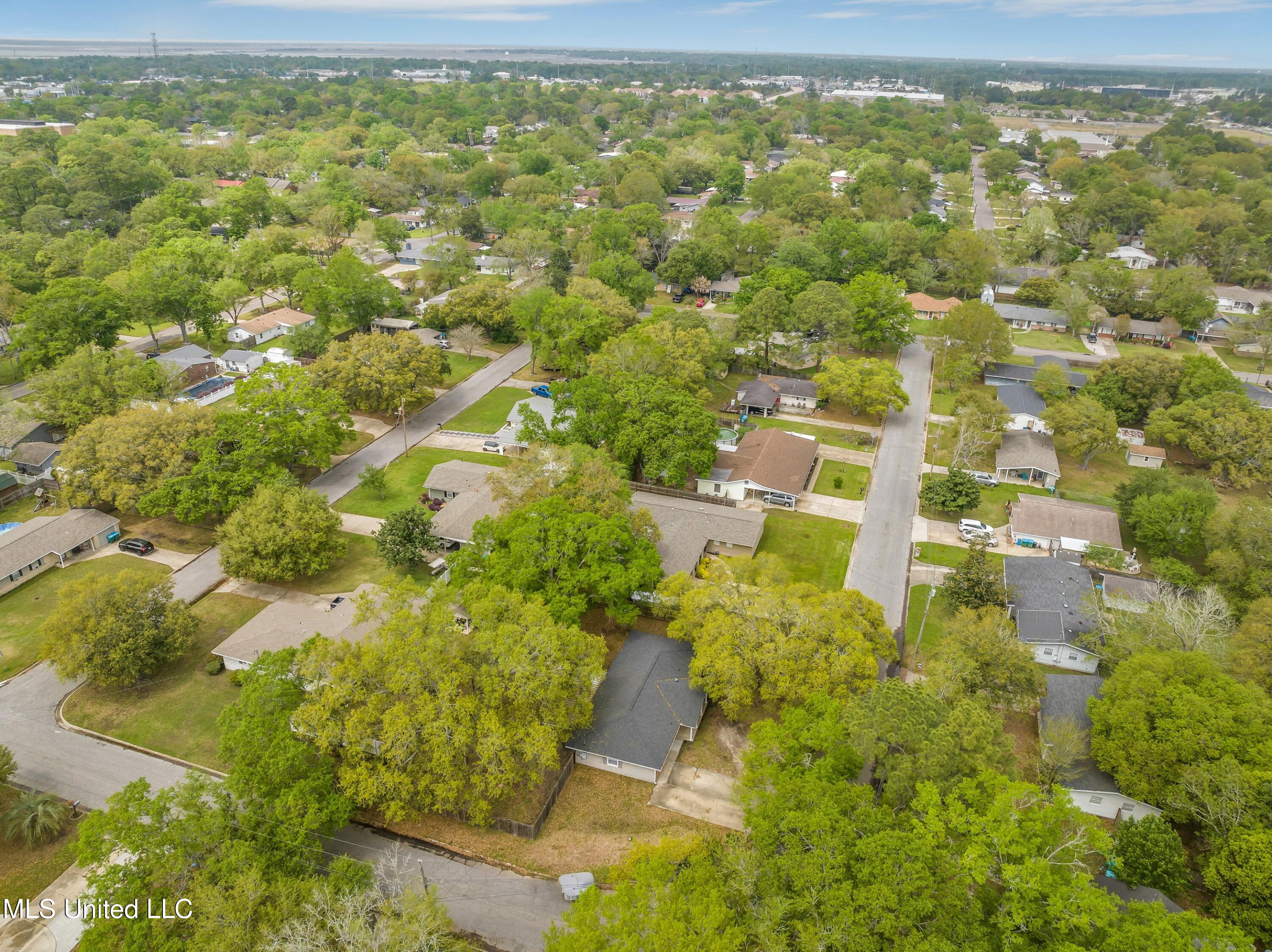 2303 Dogwood Street, Pascagoula, Mississippi image 26
