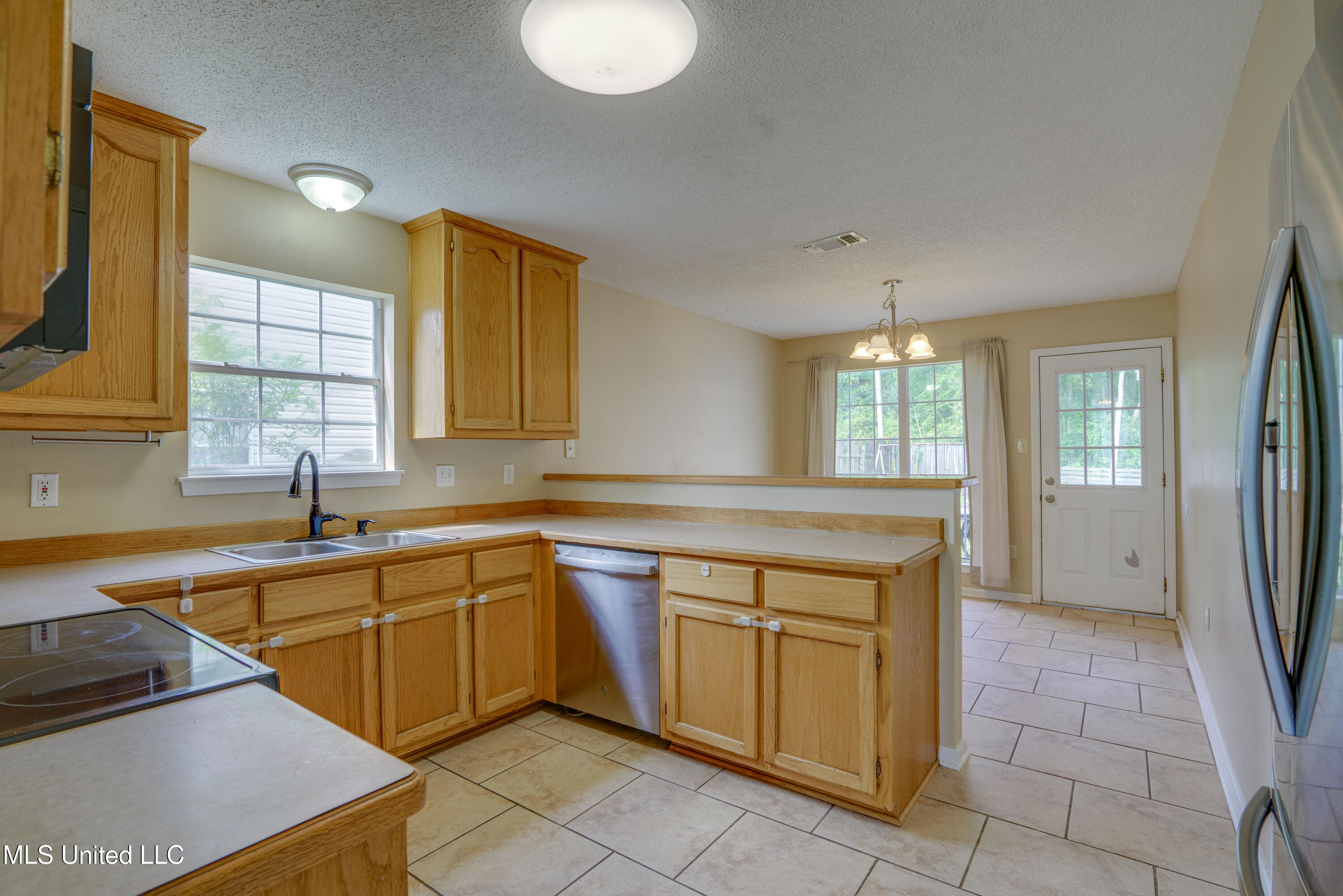 12223 5 Oaks Drive, Gulfport, Mississippi image 8