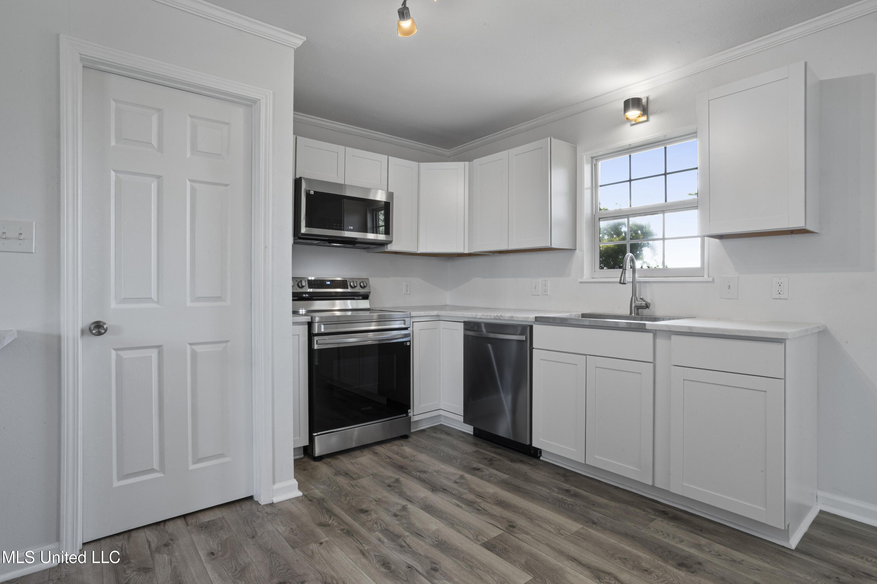 2183 Mole Drive, Bay Saint Louis, Mississippi image 13