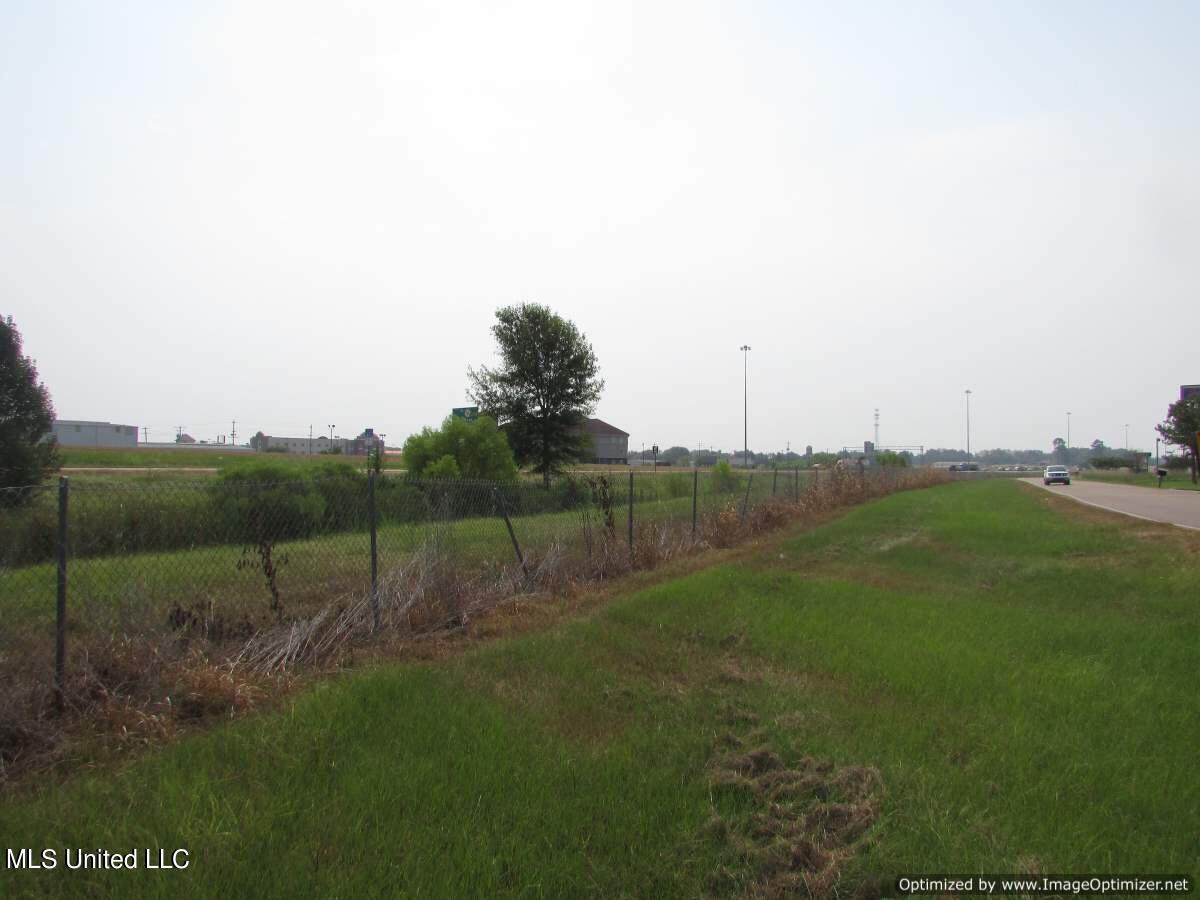 Feather Lane Lane, Canton, Mississippi image 4