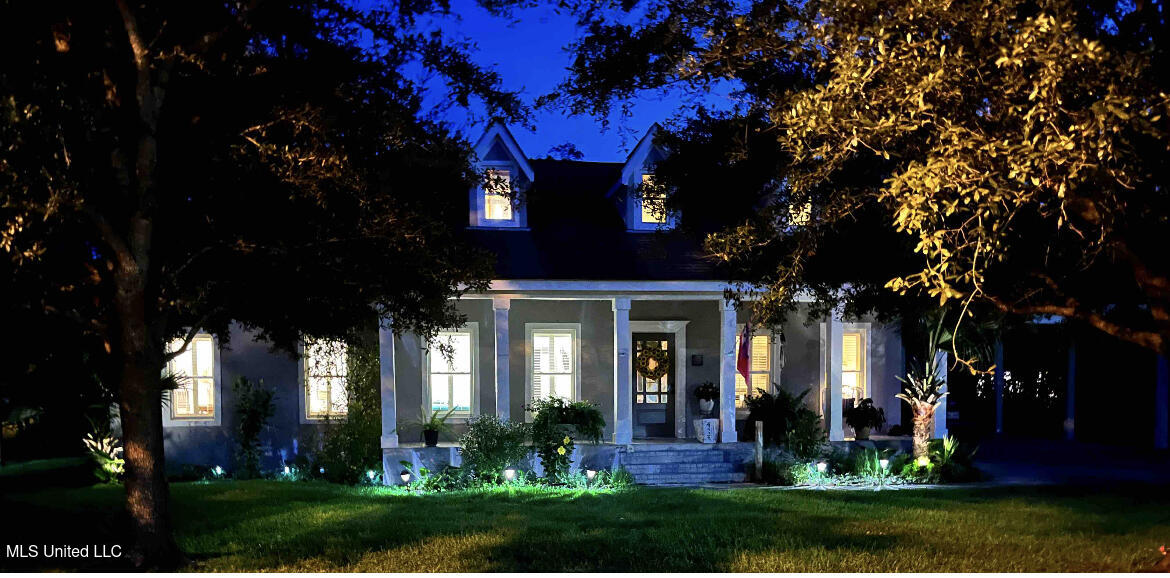 210 Bay Oaks Drive, Bay Saint Louis, Mississippi image 1