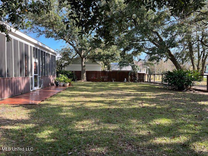 210 Bay Oaks Drive, Bay Saint Louis, Mississippi image 24