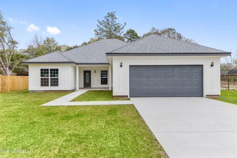 Single Family Residence in Ocean Springs MS 1800 4th Street.jpg