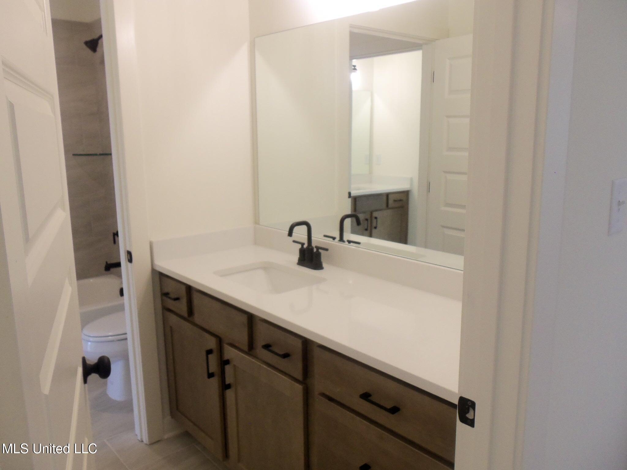 3364 Blooming Grove Road, Olive Branch, Mississippi image 36