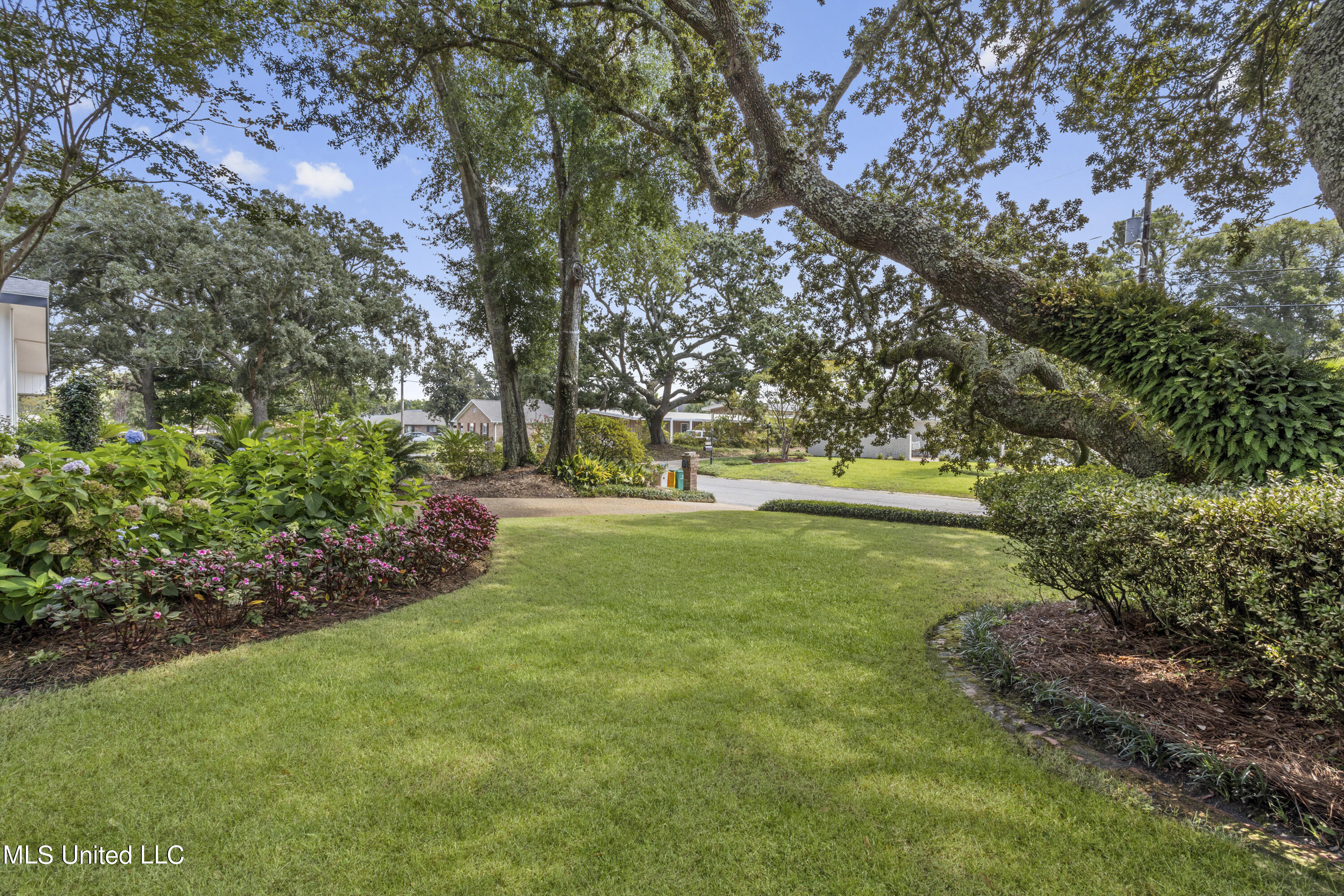 311 Eastview Drive, Biloxi, Mississippi image 4