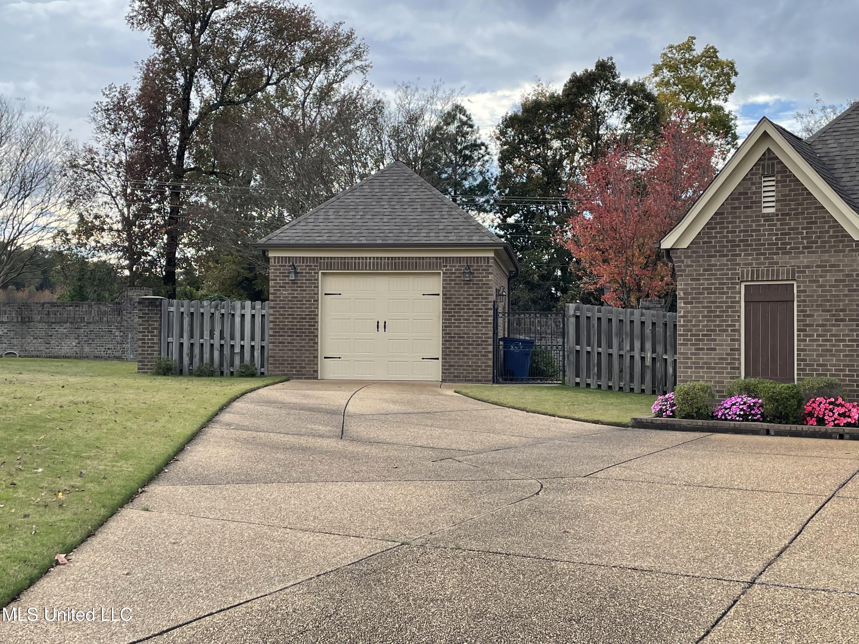 6829 Monica Lane, Olive Branch, Mississippi image 35