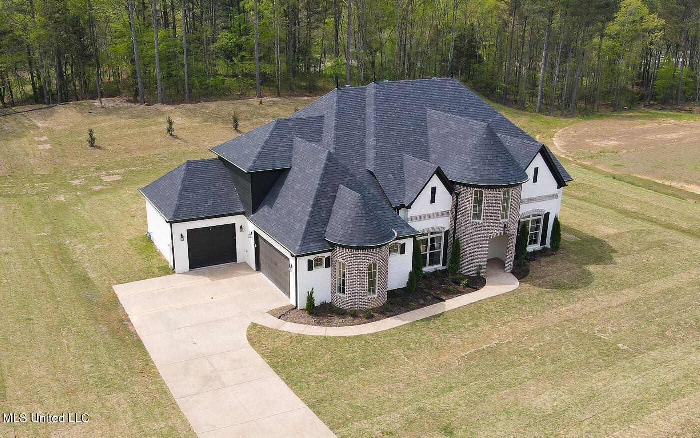 11317 Vickis Lane, Olive Branch, Mississippi image 5