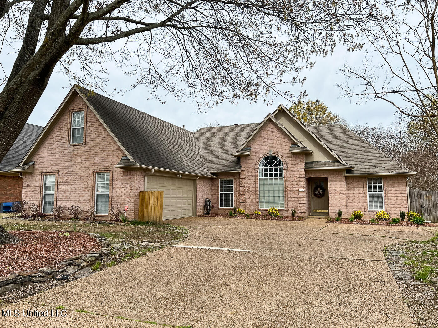 9192 Plantation Lakes Drive, Olive Branch, Mississippi image 3