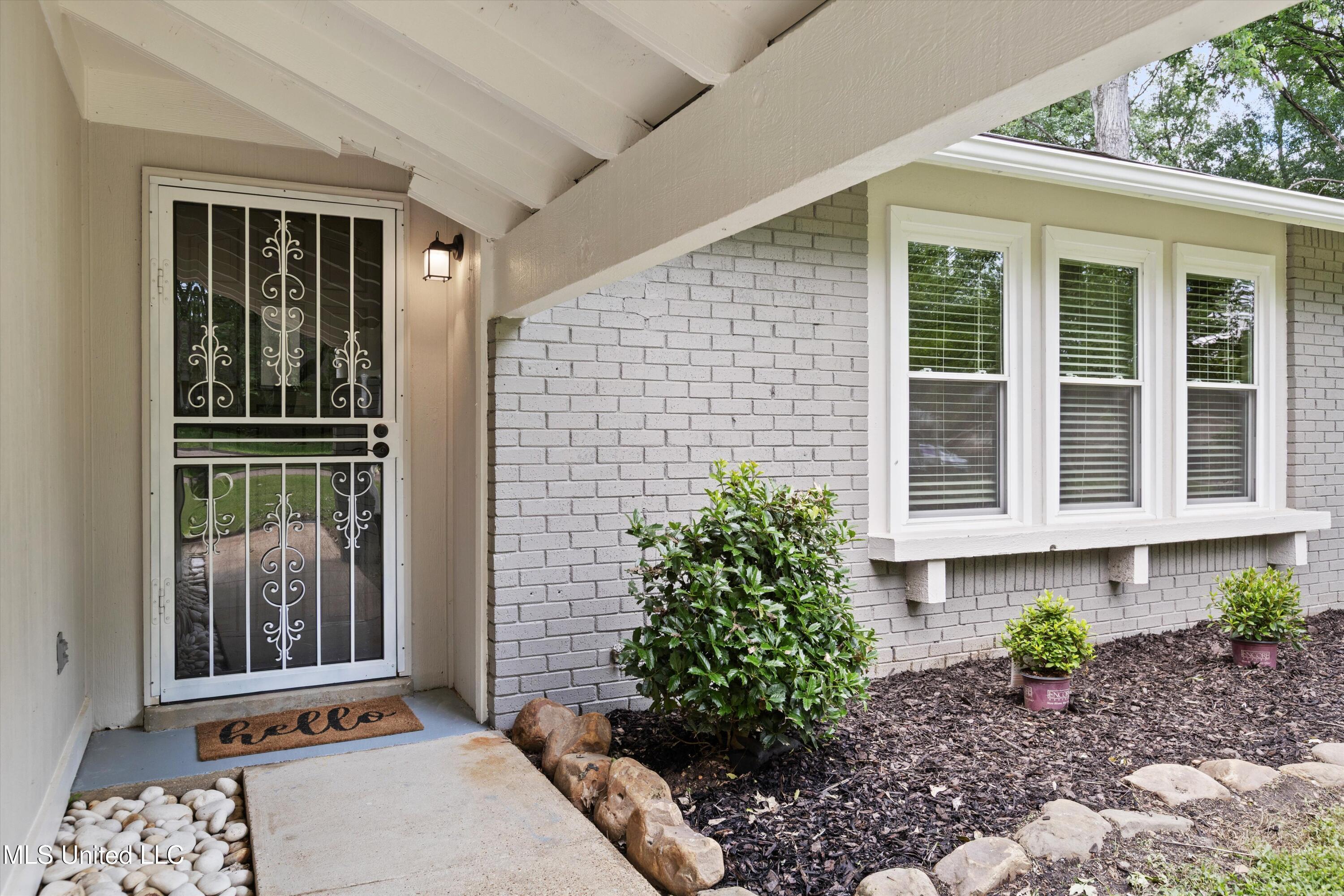 830 Pinestone Place, Southaven, Mississippi image 3