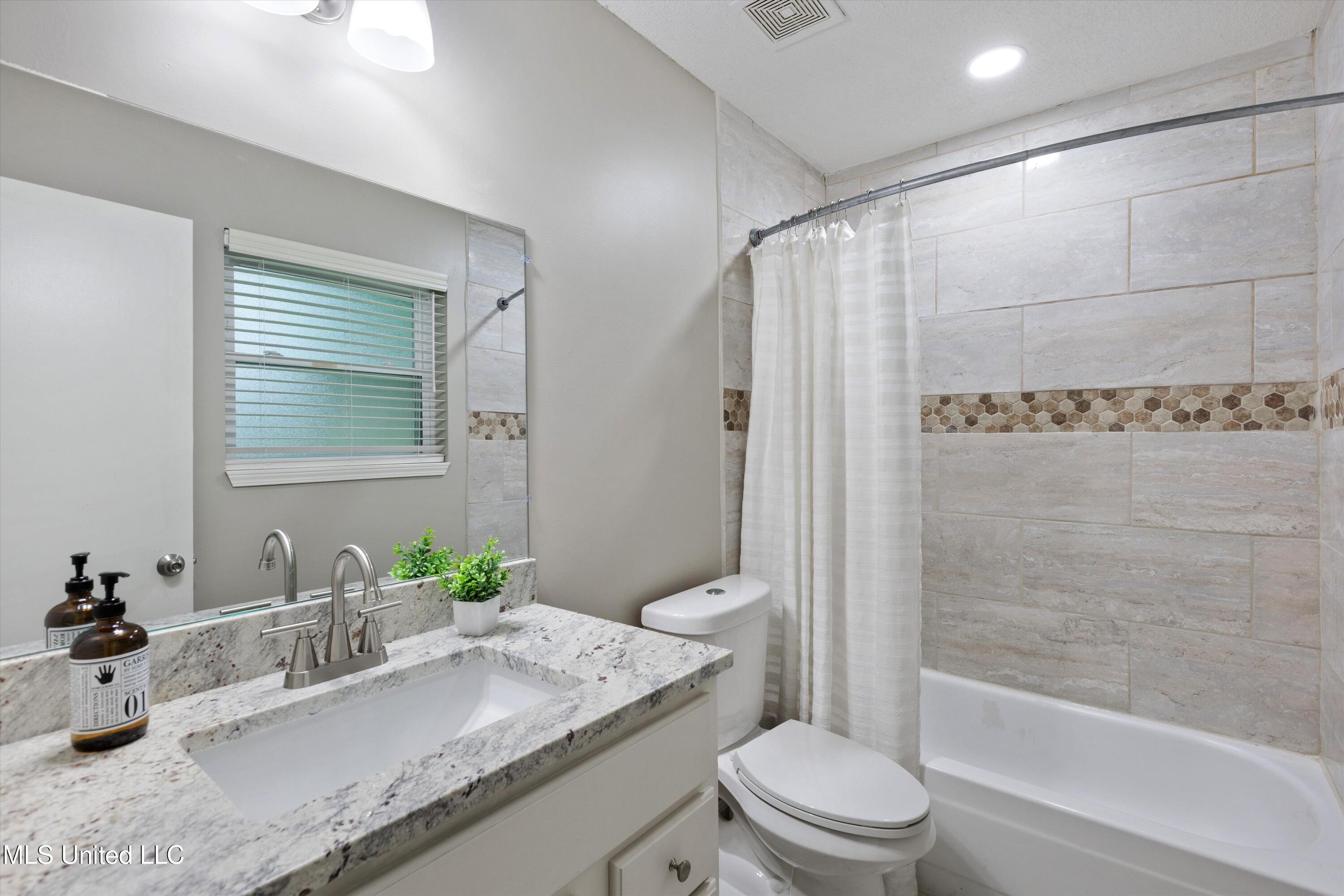 830 Pinestone Place, Southaven, Mississippi image 18