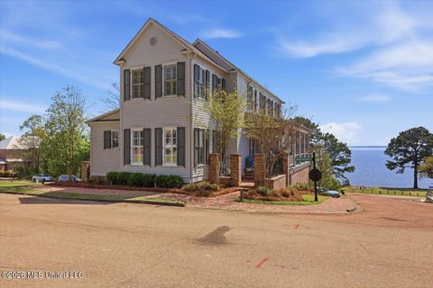 Homes For Sale - 211 N Natchez Drive<br/> Madison County, Madison, MS 39110