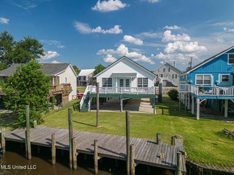 Homes For Sale - 6226 Pontiac Drive<br/> Kiln, MS 39556