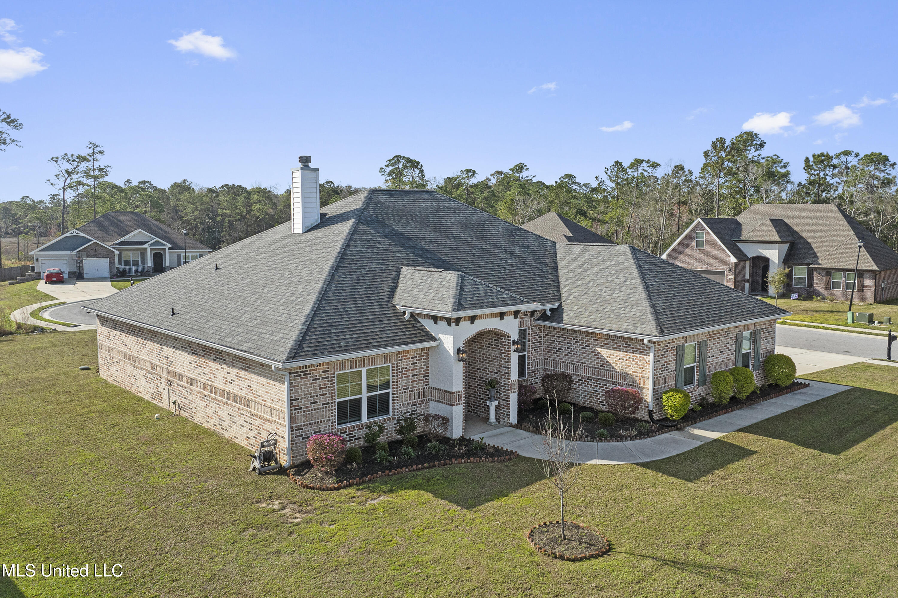 2900 Harder Road, Ocean Springs, Mississippi image 3