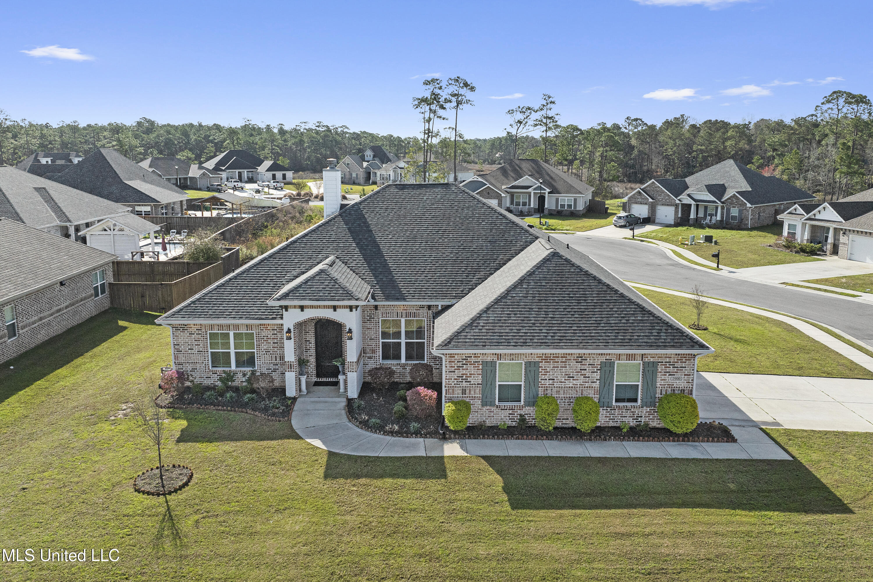 2900 Harder Road, Ocean Springs, Mississippi image 1