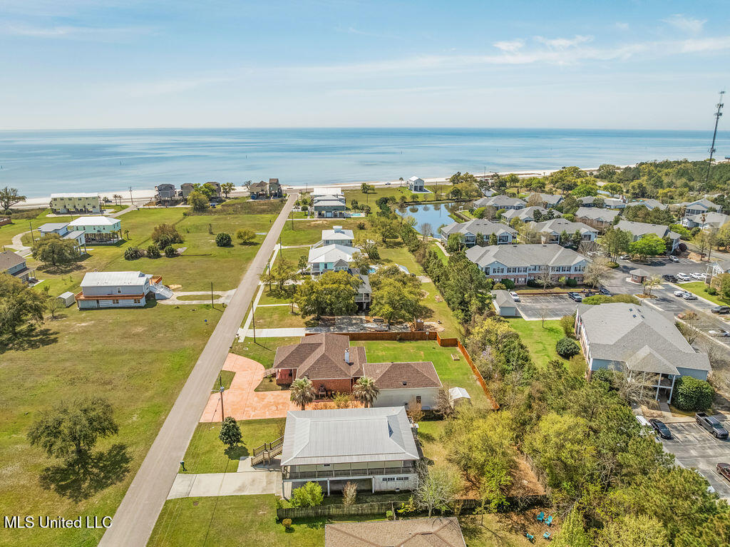 210 S Seashore Avenue, Long Beach, Mississippi image 2