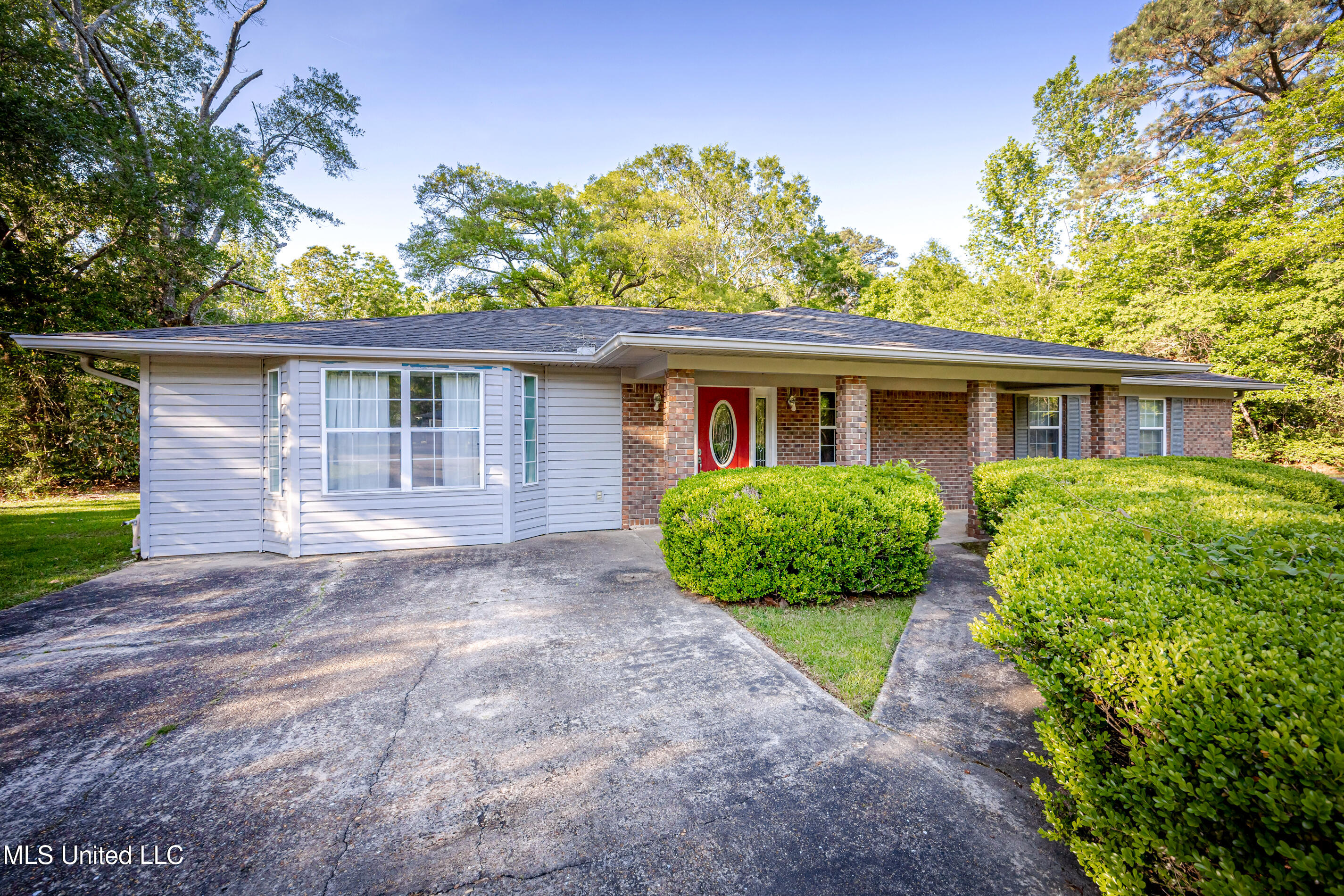 9724 Parkland Court, Moss Point, Mississippi image 6