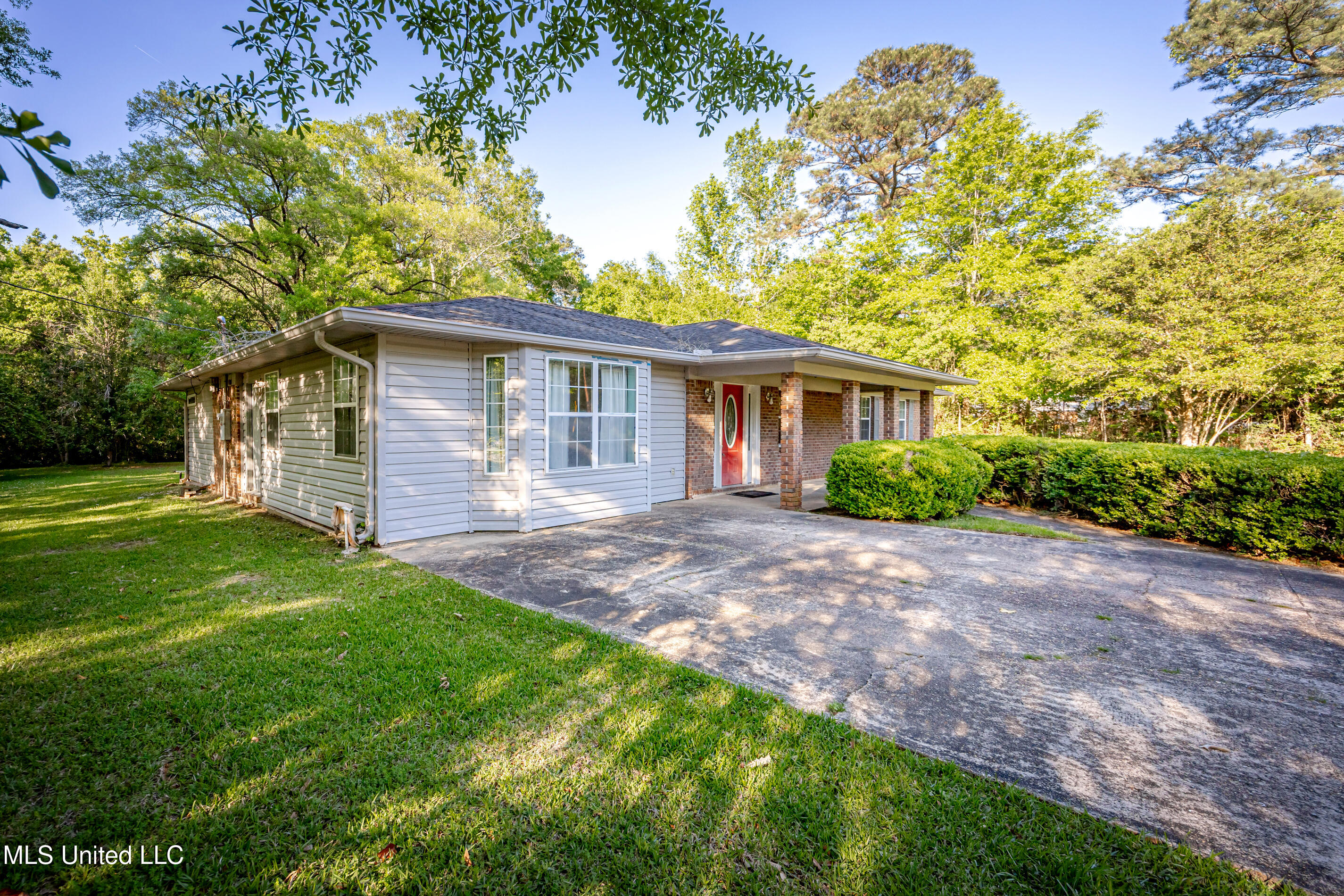 9724 Parkland Court, Moss Point, Mississippi image 7