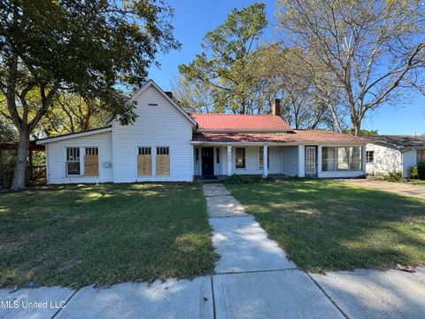 Homes For Sale - 155 Main Street<br/> Smith County, Raleigh, MS 39153