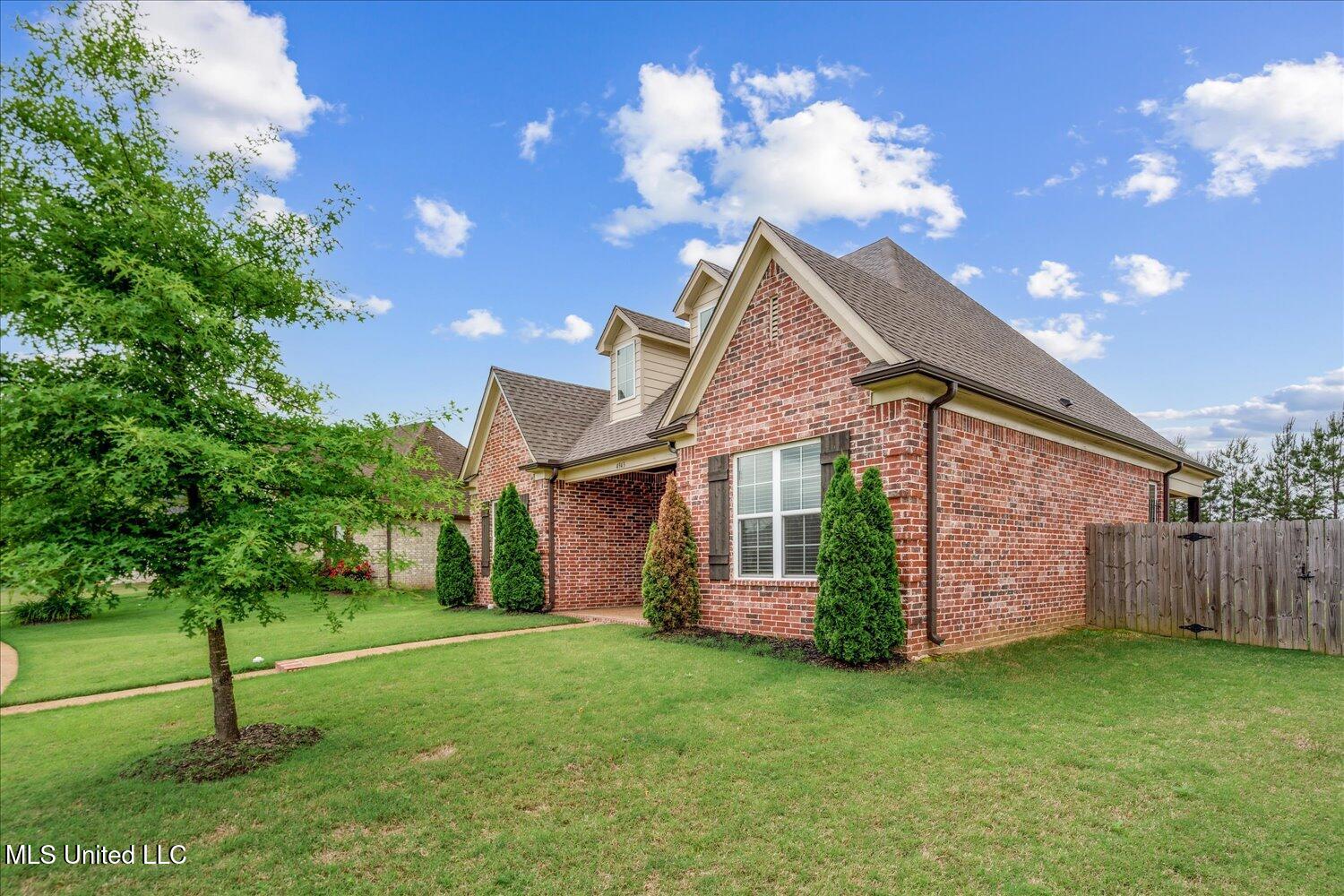4943 W Margarette Circle, Olive Branch, Mississippi image 4