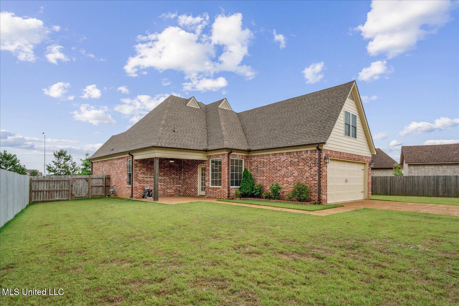 4943 W Margarette Circle, Olive Branch, Mississippi image 5