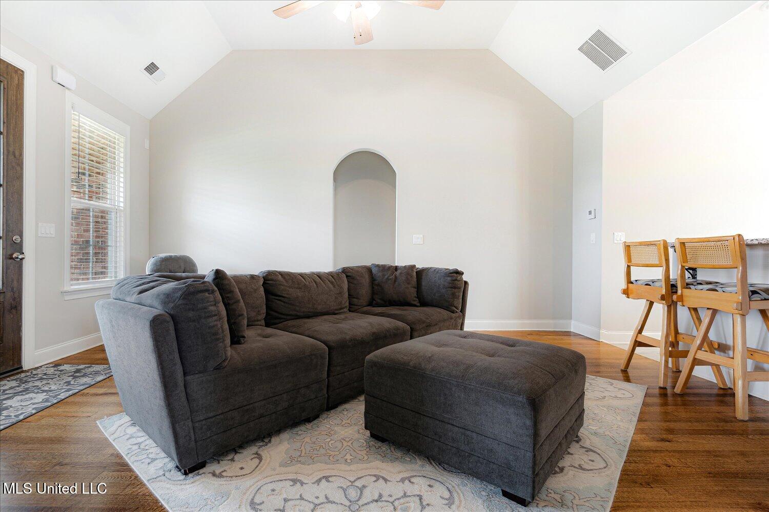4943 W Margarette Circle, Olive Branch, Mississippi image 12