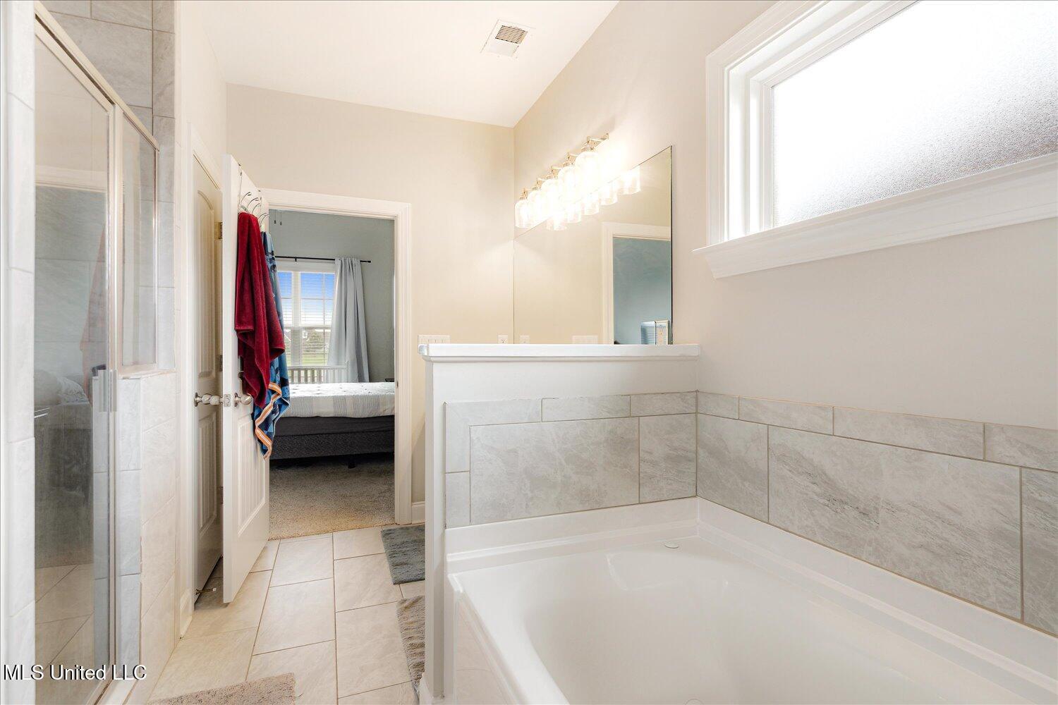 4943 W Margarette Circle, Olive Branch, Mississippi image 26