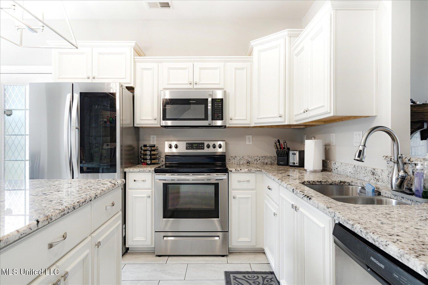 4943 W Margarette Circle, Olive Branch, Mississippi image 15