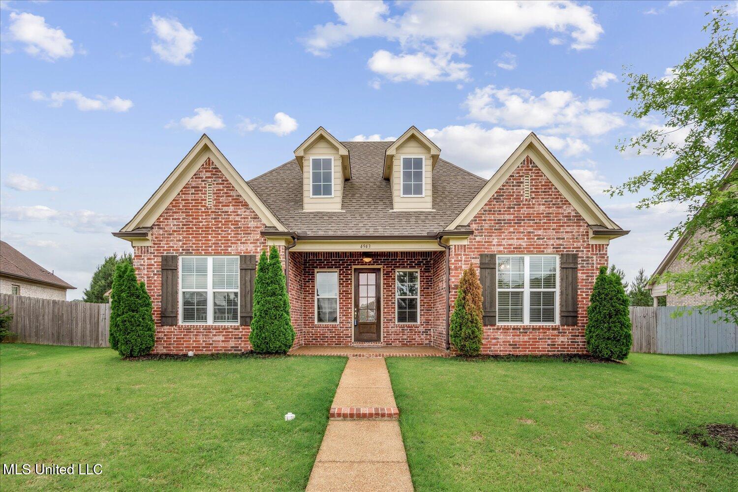 4943 W Margarette Circle, Olive Branch, Mississippi image 1