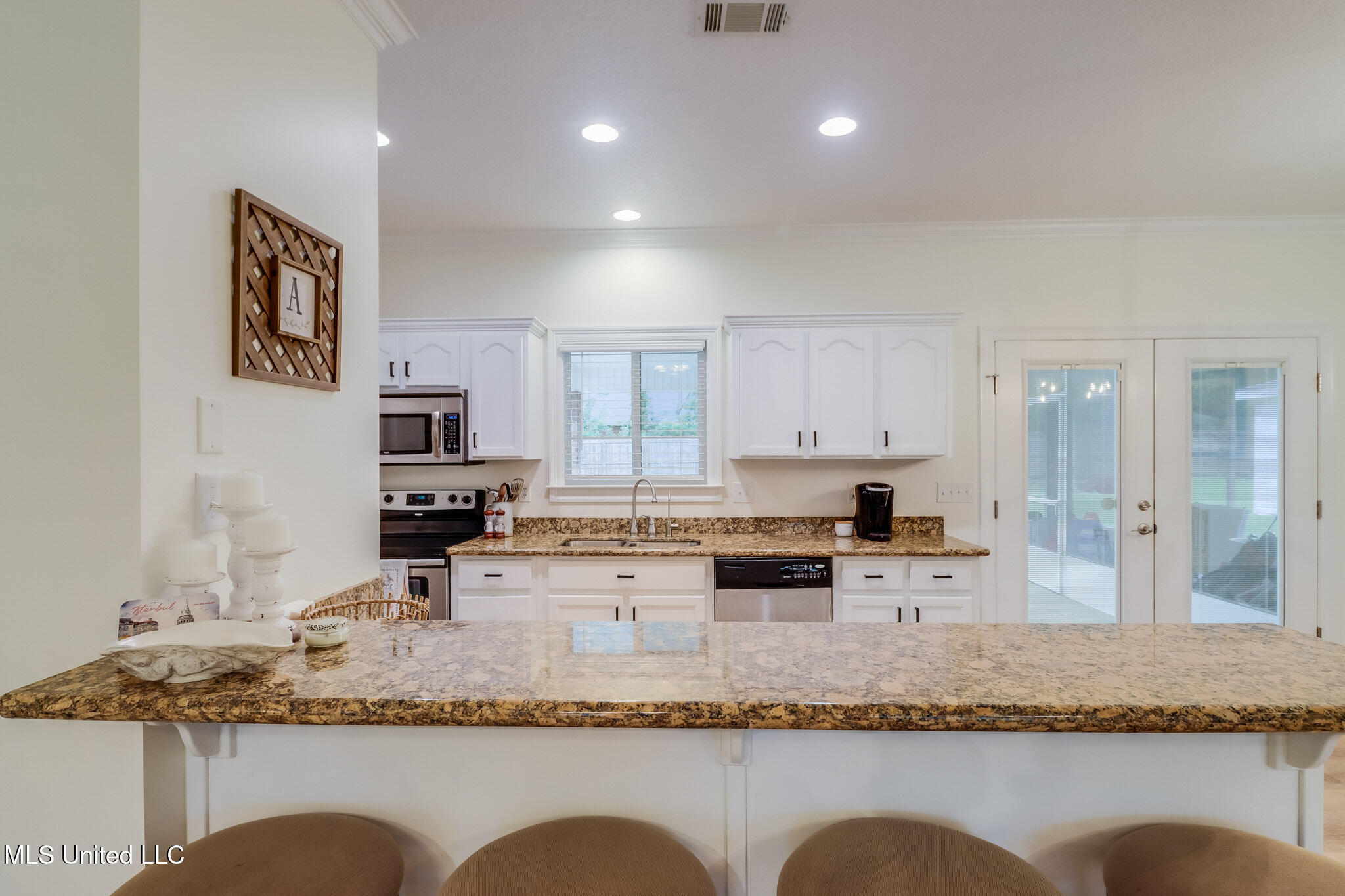 6811 Old Fort Bayou Road, Ocean Springs, Mississippi image 9