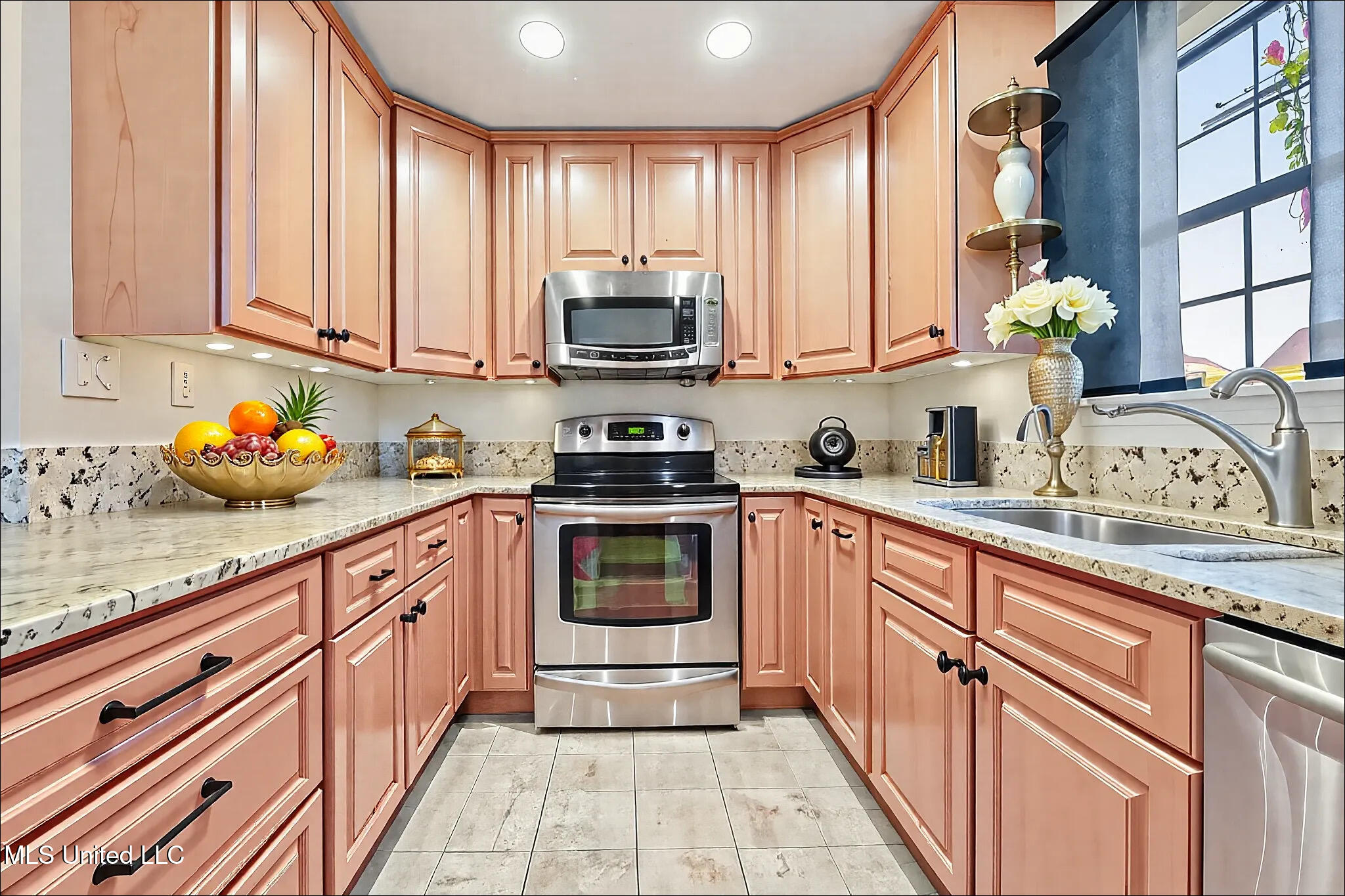255 E Scenic Drive #M, Pass Christian, Mississippi image 3