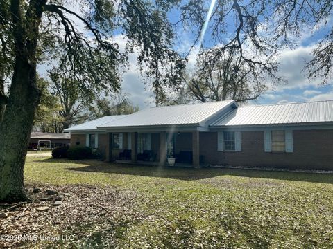 Homes For Sale - 5219 State Highway 149<br/> Humphreys County, Louise, MS 39097