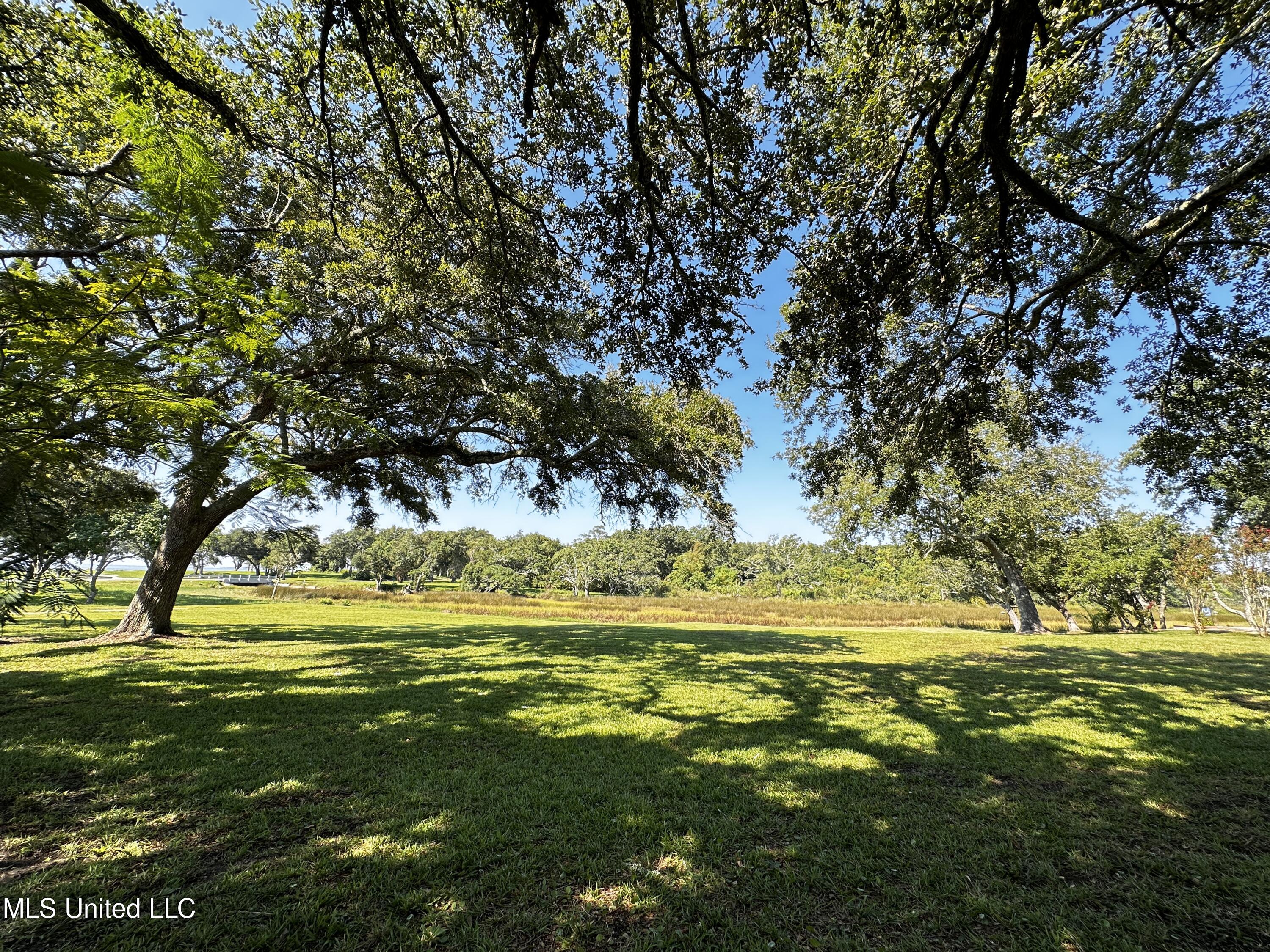 607 11th Street, Pascagoula, Mississippi image 2