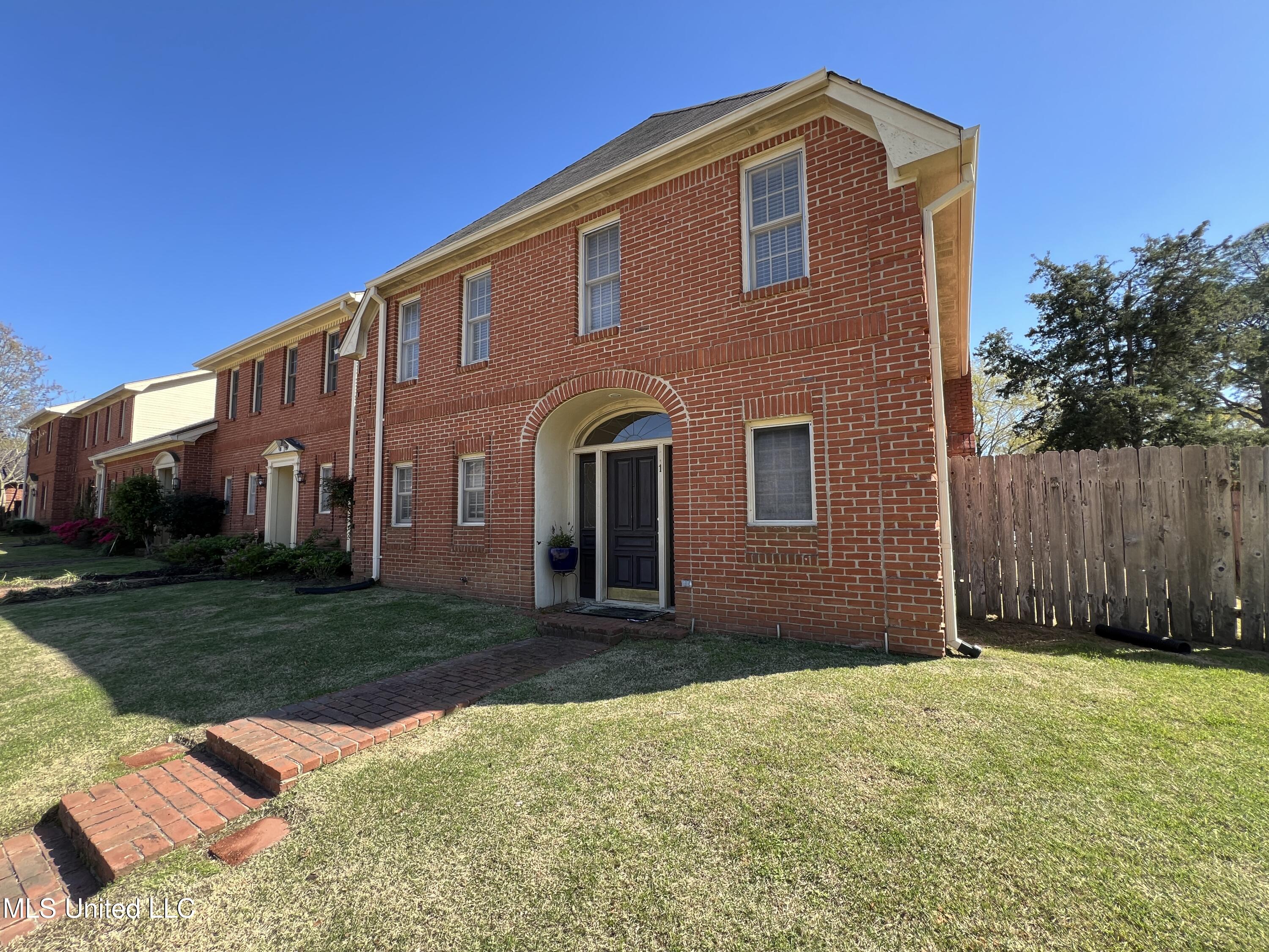 1 Village Green Circle, Jackson, Mississippi image 5