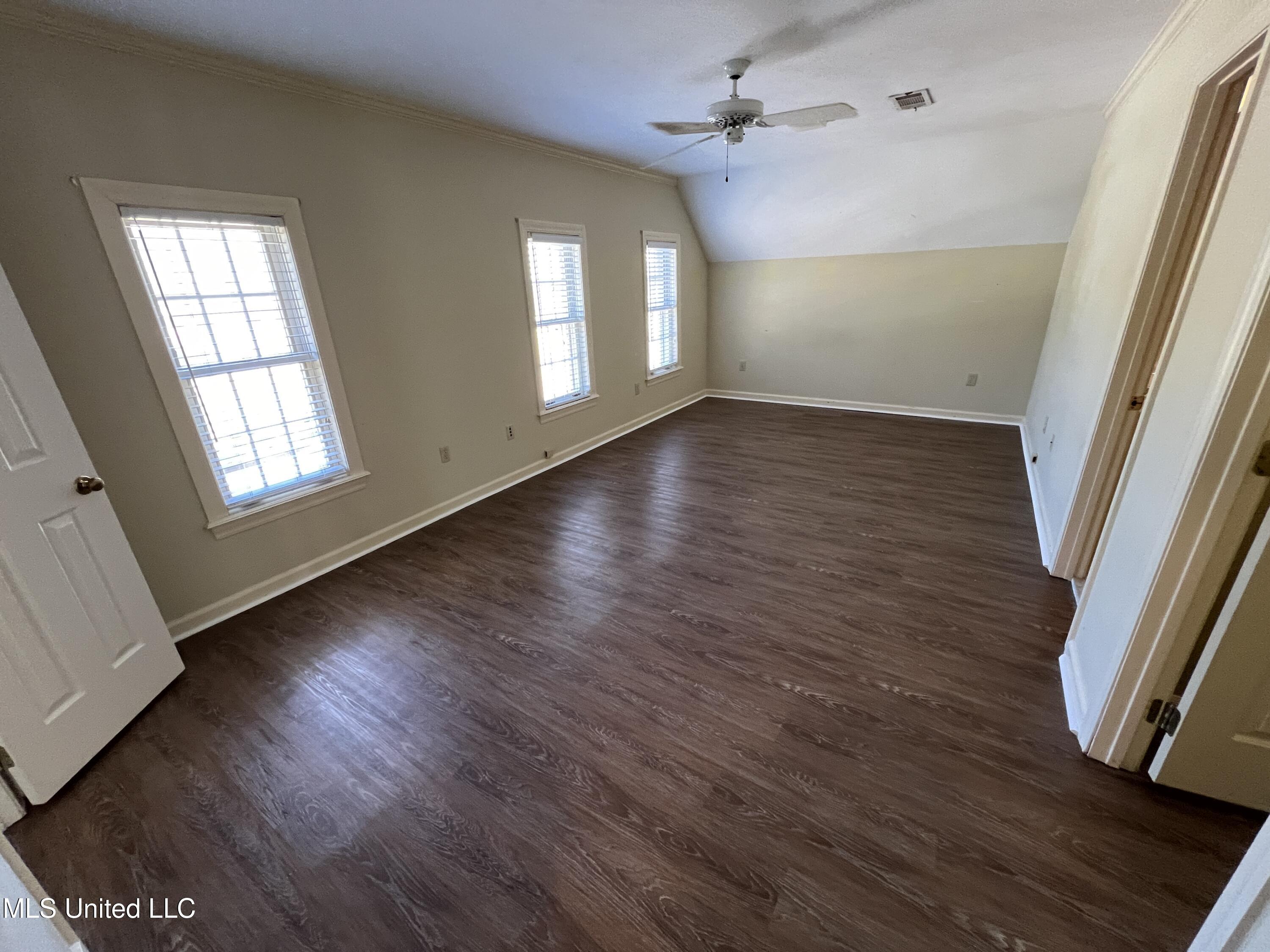 1 Village Green Circle, Jackson, Mississippi image 9