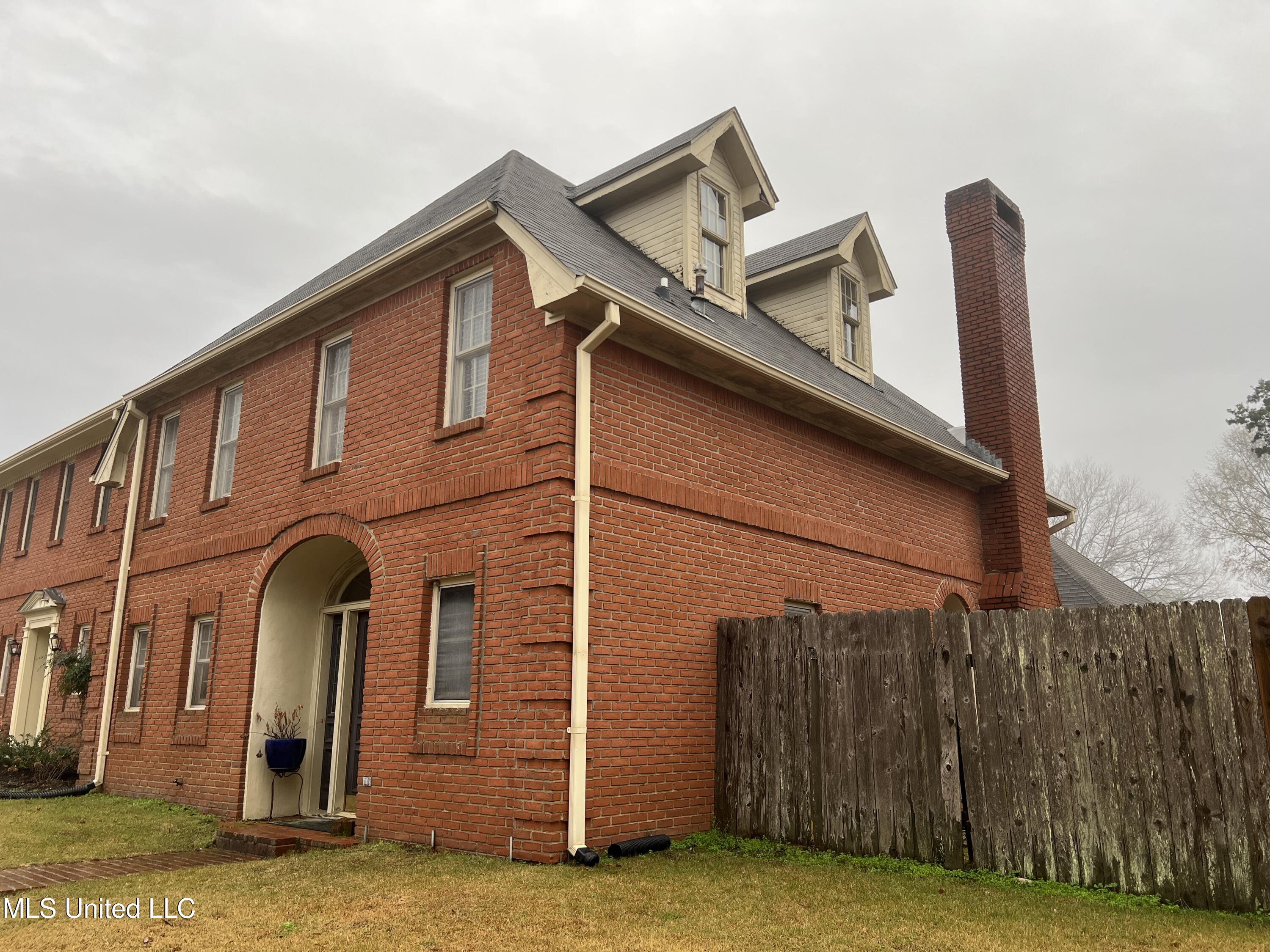 1 Village Green Circle, Jackson, Mississippi image 4