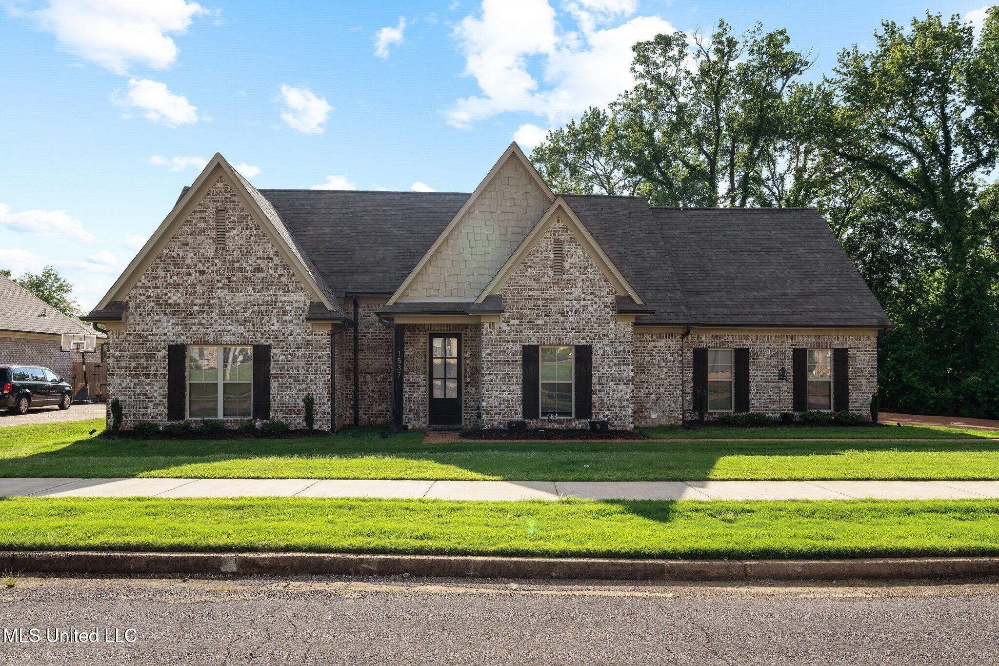 1537 Winningham Drive, Hernando, Mississippi image 2