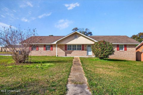 Apartment For Sale - 3501 Oak Avenue<br/> Gulfport, MS 39507
