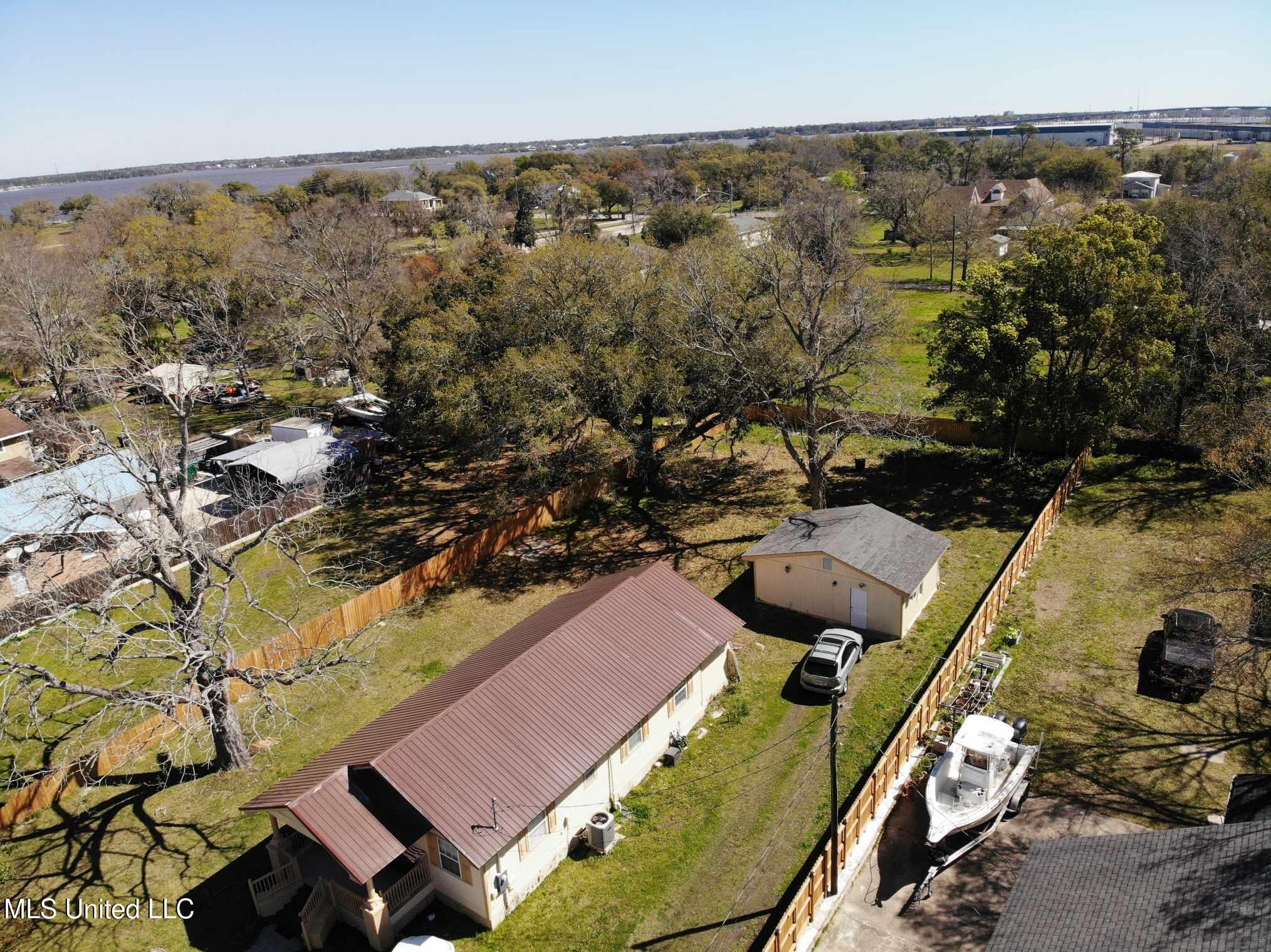 324 Crawford Street, Biloxi, Mississippi image 3