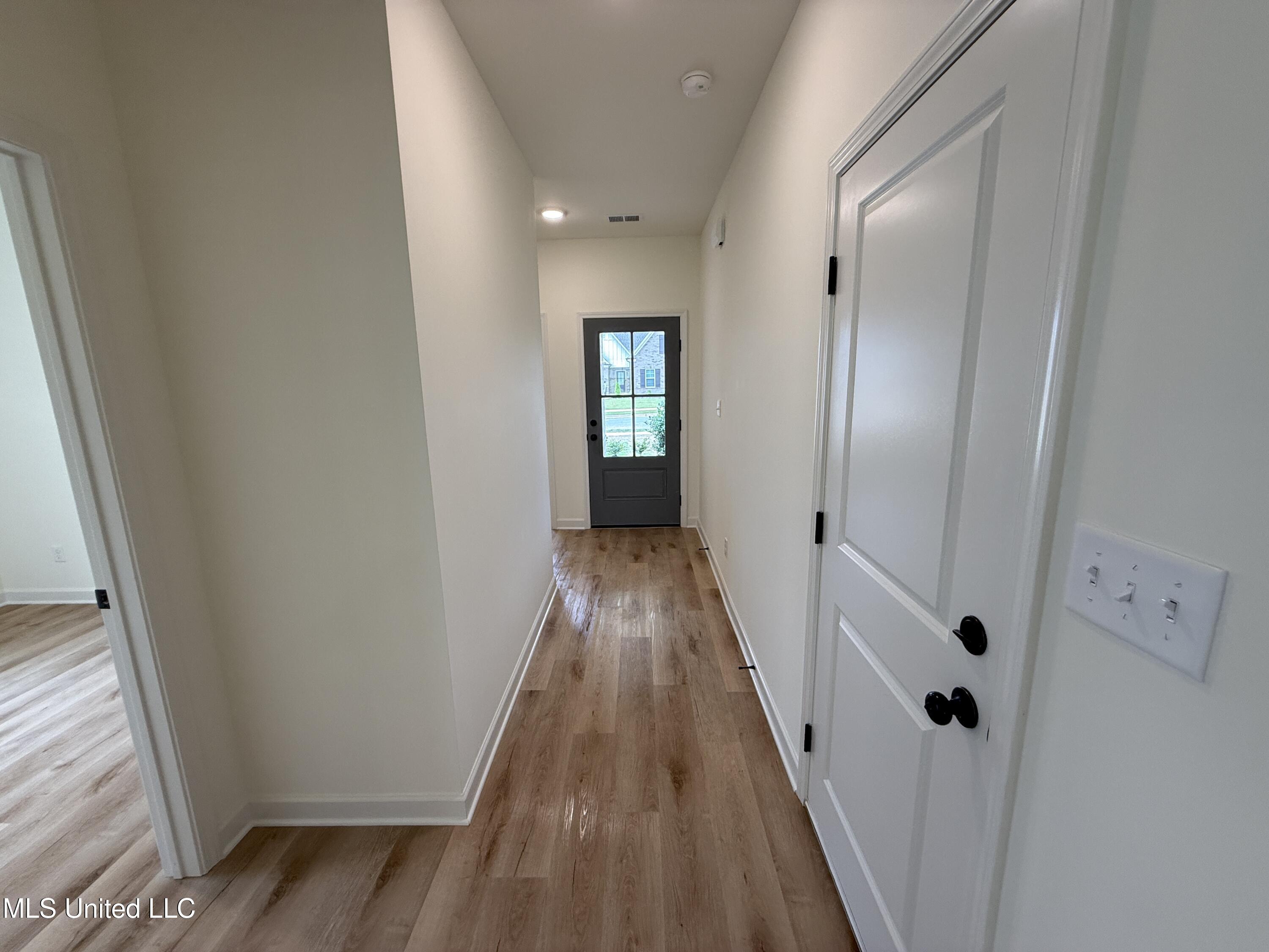 6360 Acorn Way, Walls, Mississippi image 4