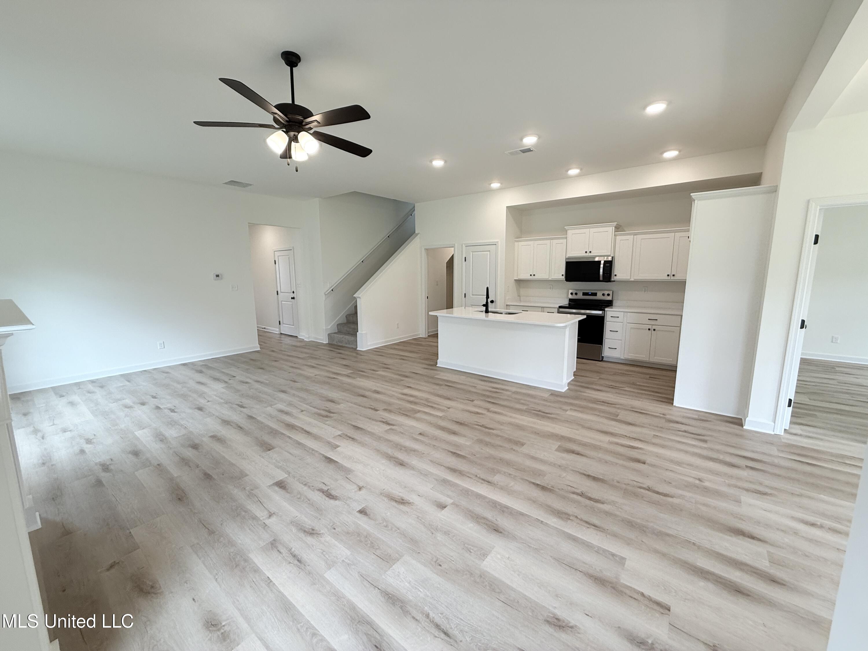 6360 Acorn Way, Walls, Mississippi image 5