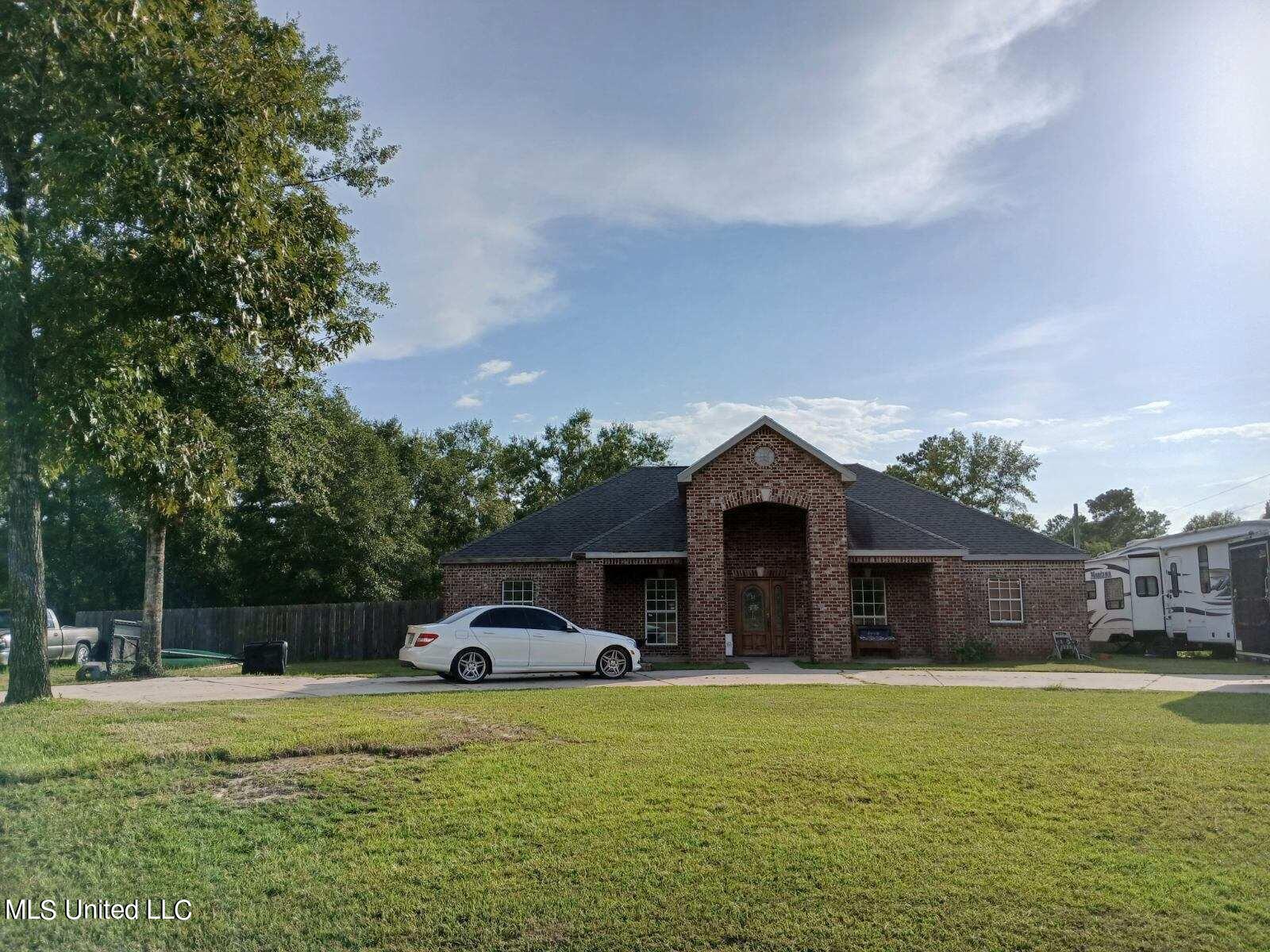 318 W Mchenry Road, Perkinston, Mississippi image 1