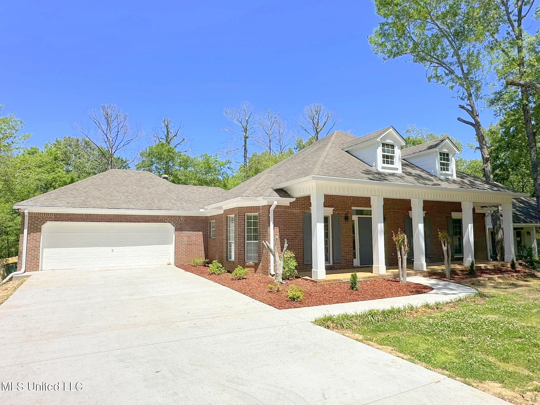 207 Aspen Court, Ridgeland, Mississippi image 1
