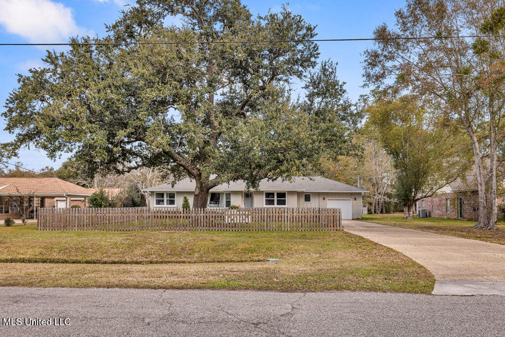 202 48th Street, Gulfport, Mississippi image 1