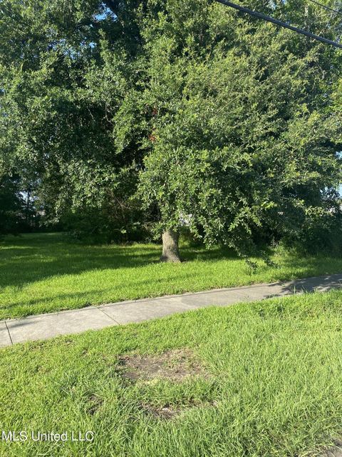 Vacant Land For Sale - 2419 33rd Street<br/> Harrison County, Gulfport, MS 39501