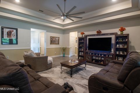 Single Family Residence in Biloxi MS 8466 Rock Glen Road 4.jpg