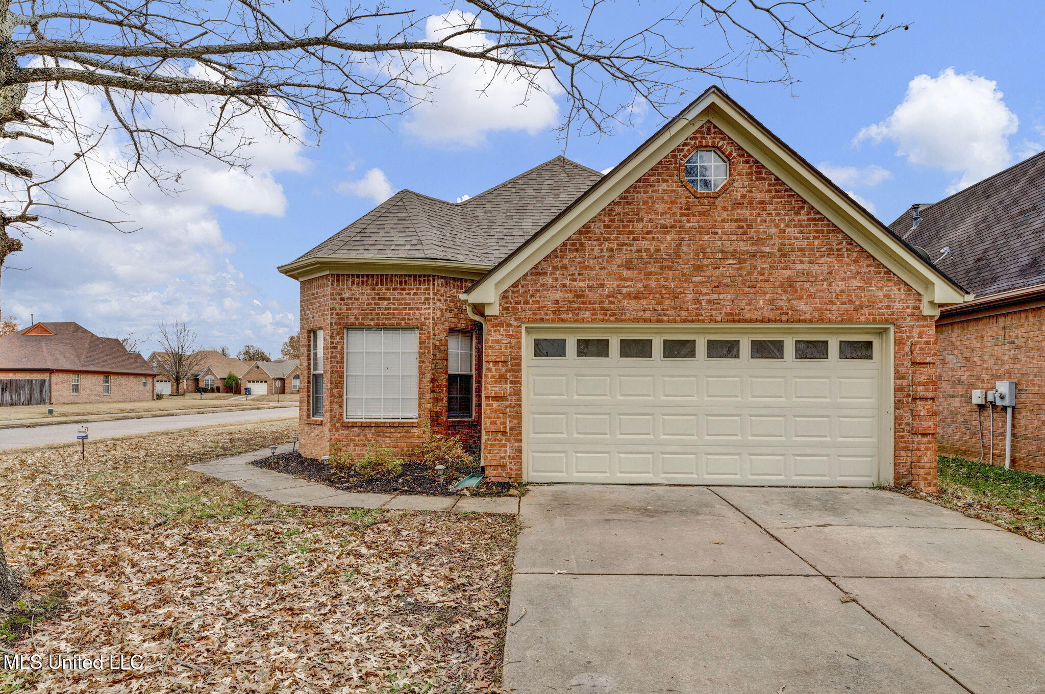 8310 Regal Bend Drive, Olive Branch, Mississippi image 1